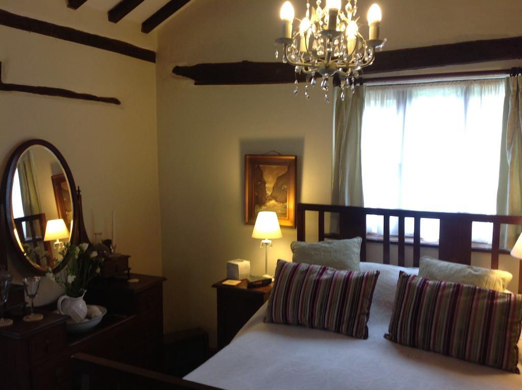 White House Farm Hindolveston Room photo
